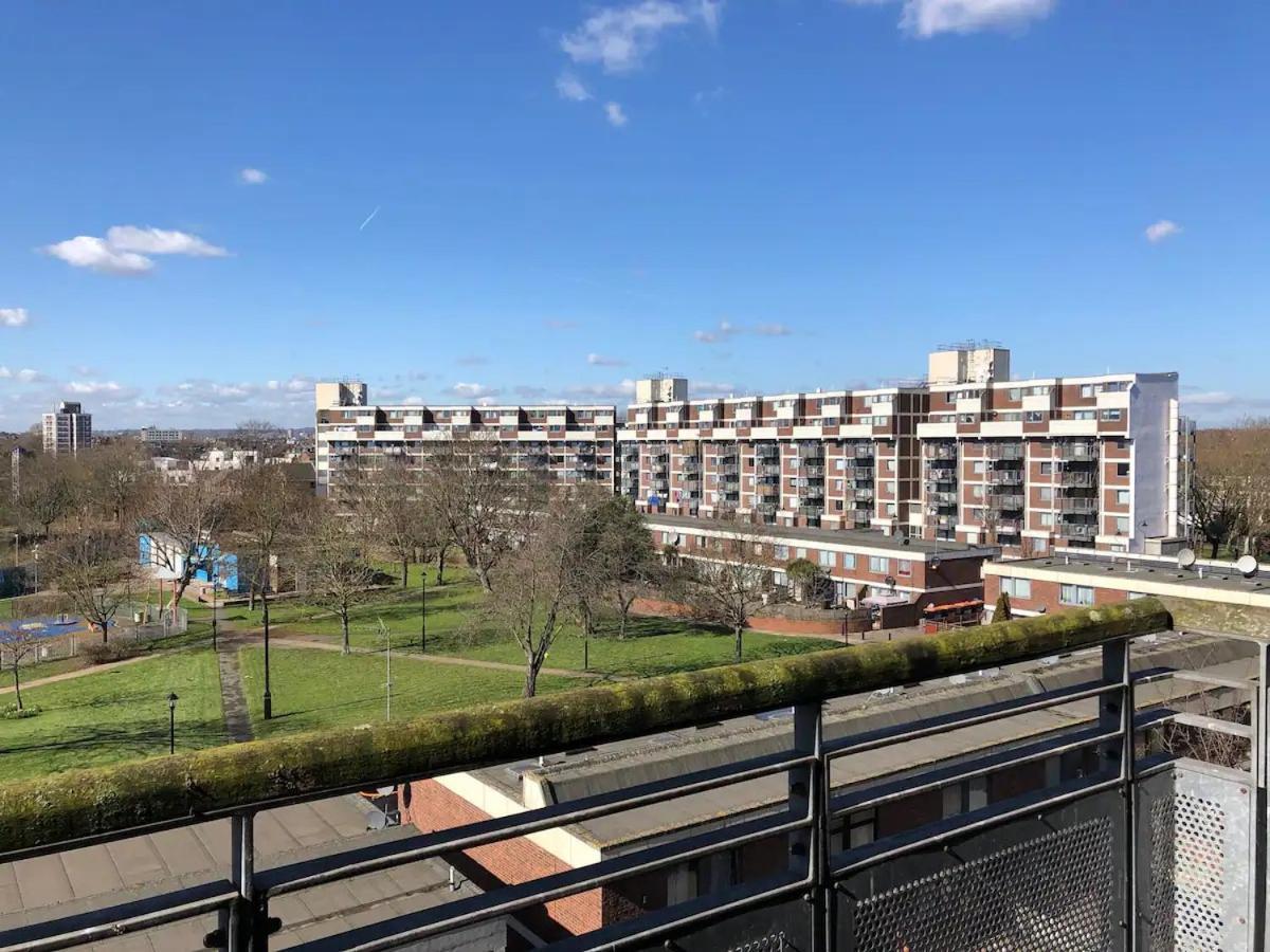 Appartamento Lovely 1 Bedroom Serviced W Patio Sleeps 3 Pass The Keys Londra