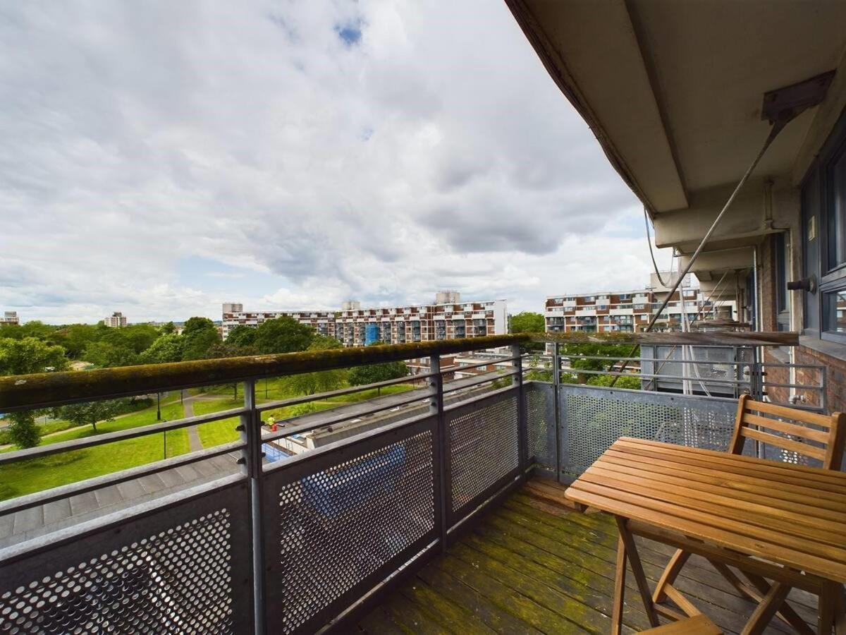 Lovely 1 Bedroom Serviced W Patio Sleeps 3 Pass The Keys Appartamento *