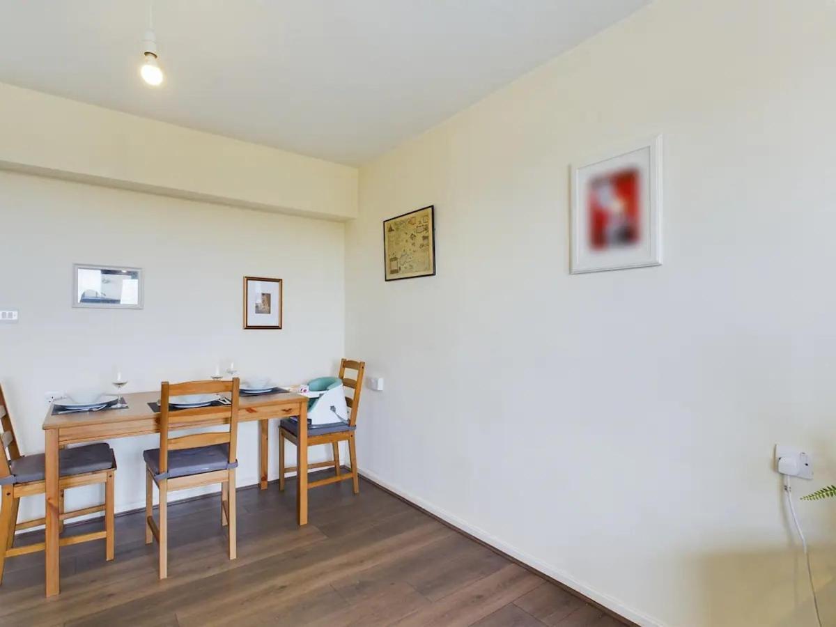 Lovely 1 Bedroom Serviced W Patio Sleeps 3 Pass The Keys * Londra