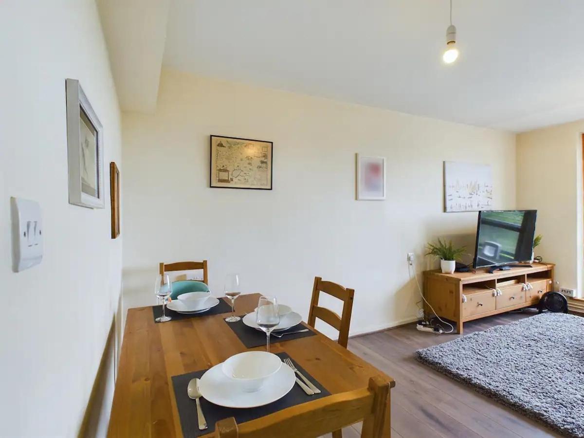 Appartamento Lovely 1 Bedroom Serviced W Patio Sleeps 3 Pass The Keys Londra