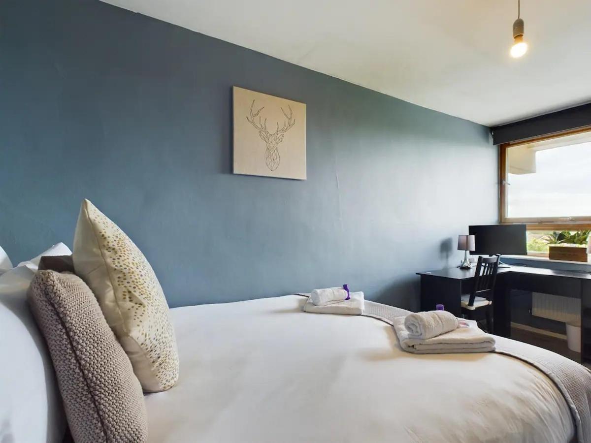 Lovely 1 Bedroom Serviced W Patio Sleeps 3 Pass The Keys Londra