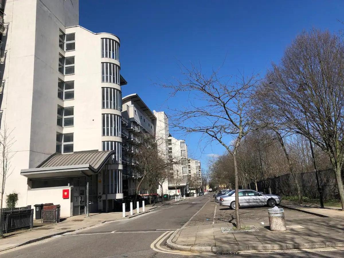 Lovely 1 Bedroom Serviced W Patio Sleeps 3 Pass The Keys Apartment