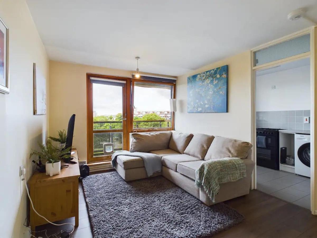 Apartment Lovely 1 Bedroom Serviced W Patio Sleeps 3 Pass The Keys London
